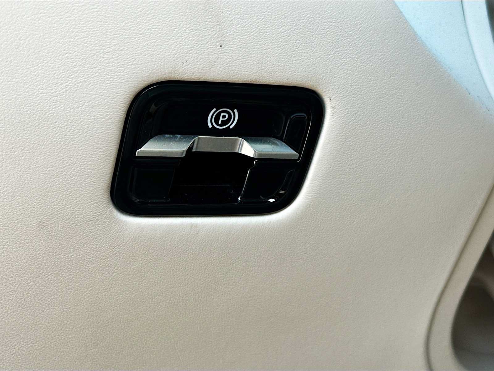 Certified 2022 Mercedes-Benz S 580 4MATIC Sedan w/ Rear Seat Package image 10