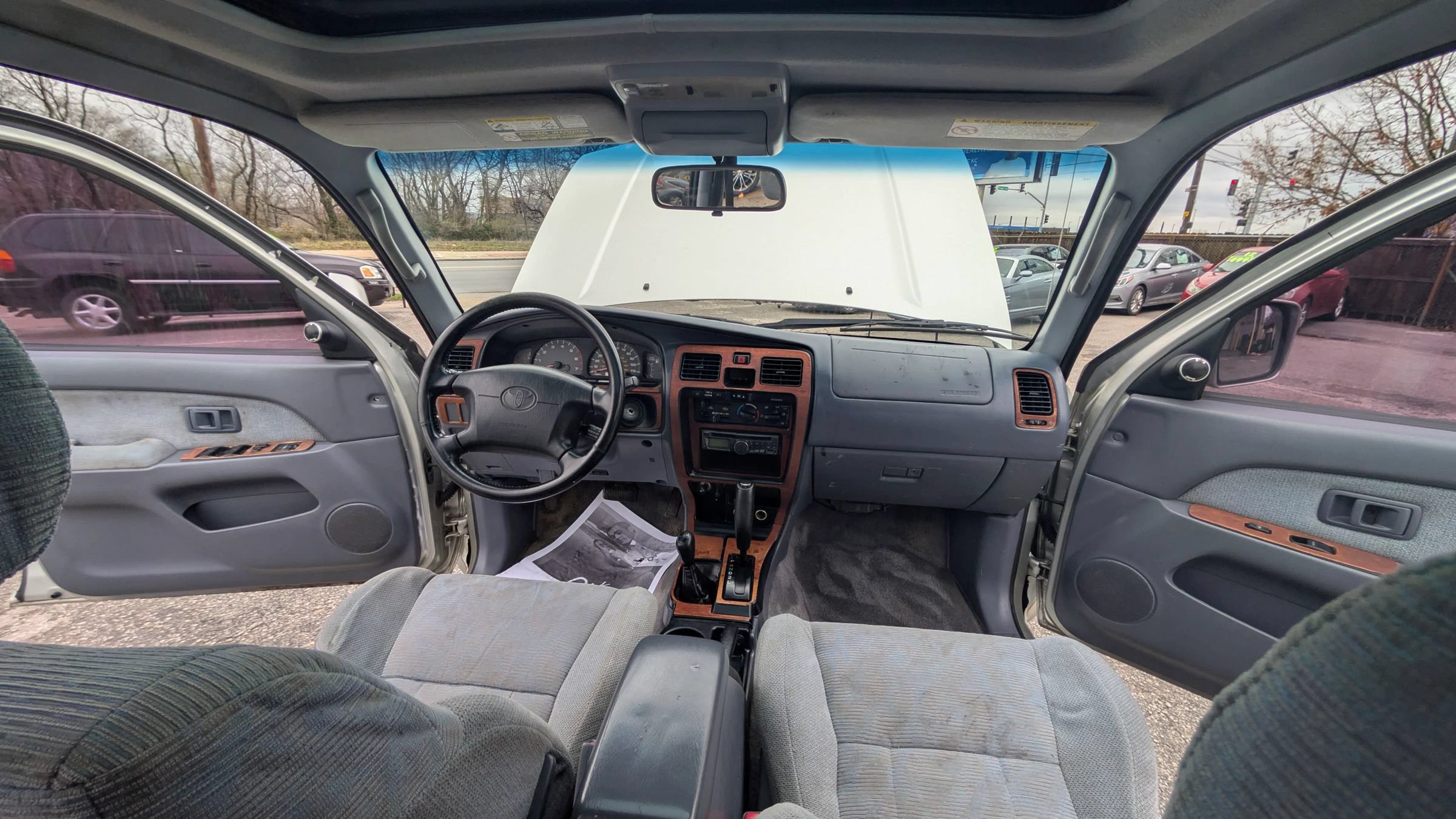 Used 2000 Toyota 4Runner SR5 AWD/4WD image 14