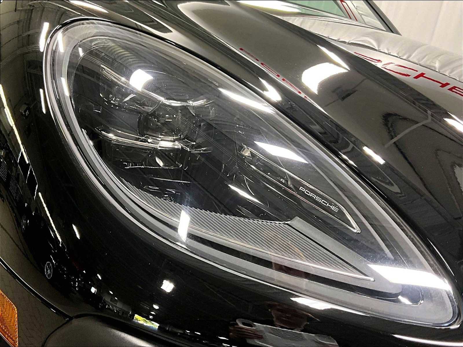 Used 2025 Porsche Macan w/ Premium Package Plus image 15