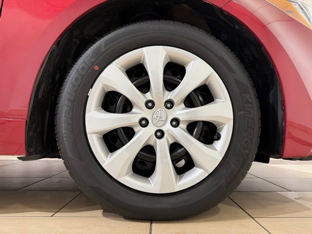 Certified 2025 Toyota Corolla LE image 9