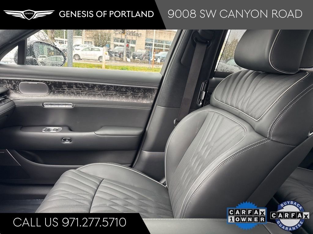Used 2025 Genesis G90 3.5T image 33