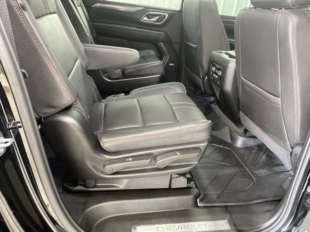 Used 2024 Chevrolet Suburban RST w/ Luxury Package AWD/4WD image 25