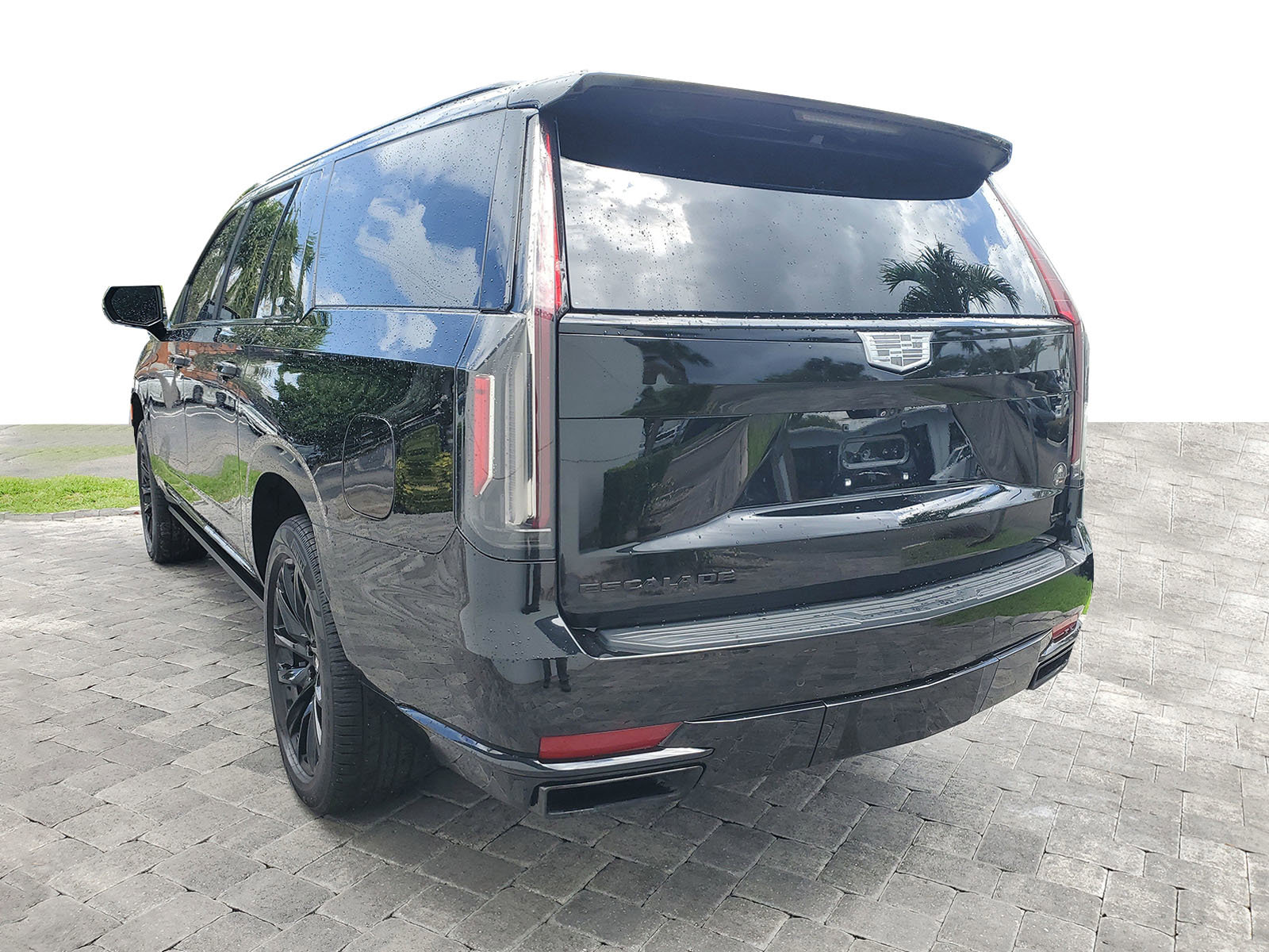 Used 2022 Cadillac Escalade ESV Sport Platinum w/ LPO, ONYX Package image 4