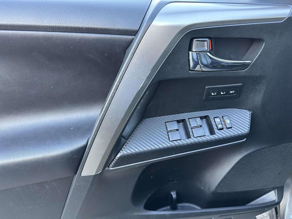 Used 2015 Toyota RAV4 Limited image 16
