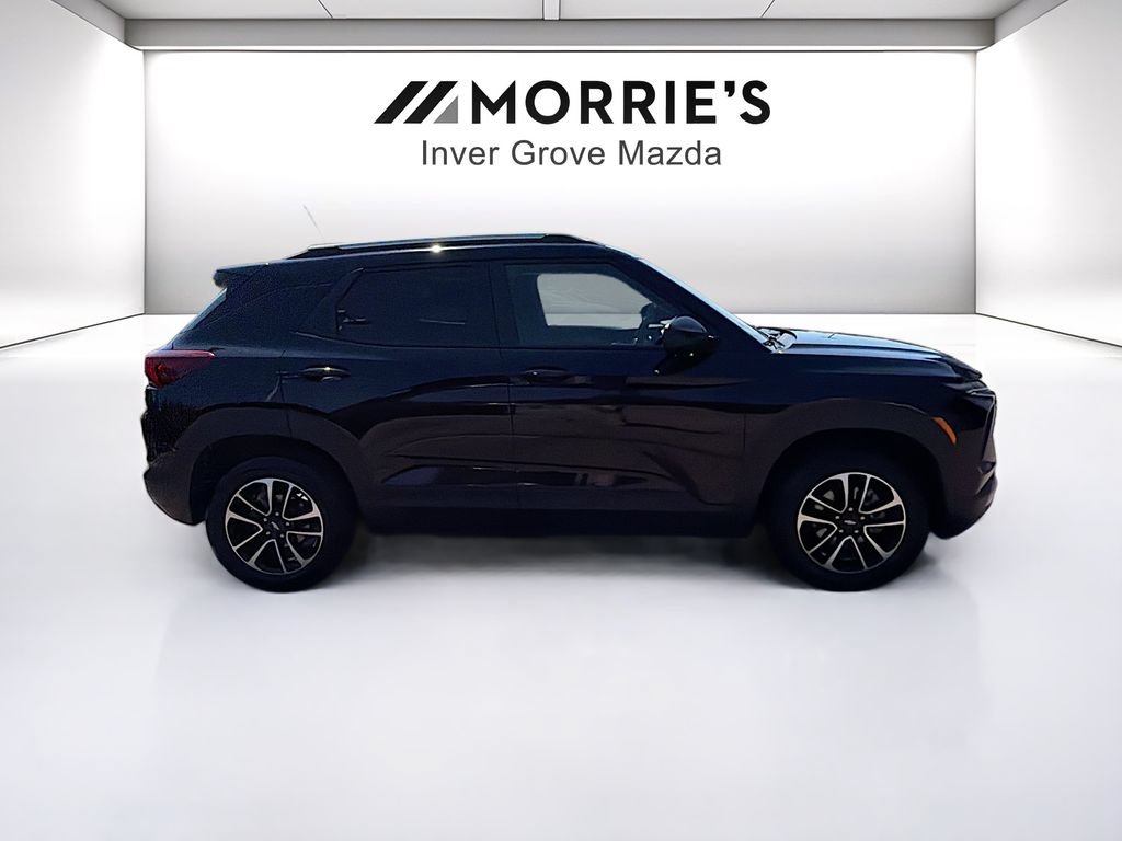 Used 2025 Chevrolet TrailBlazer LT AWD/4WD image 4