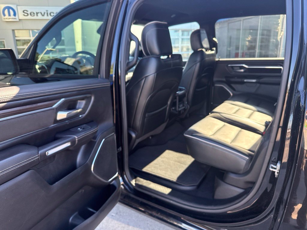 Used 2025 RAM 1500 Laramie AWD/4WD image 24