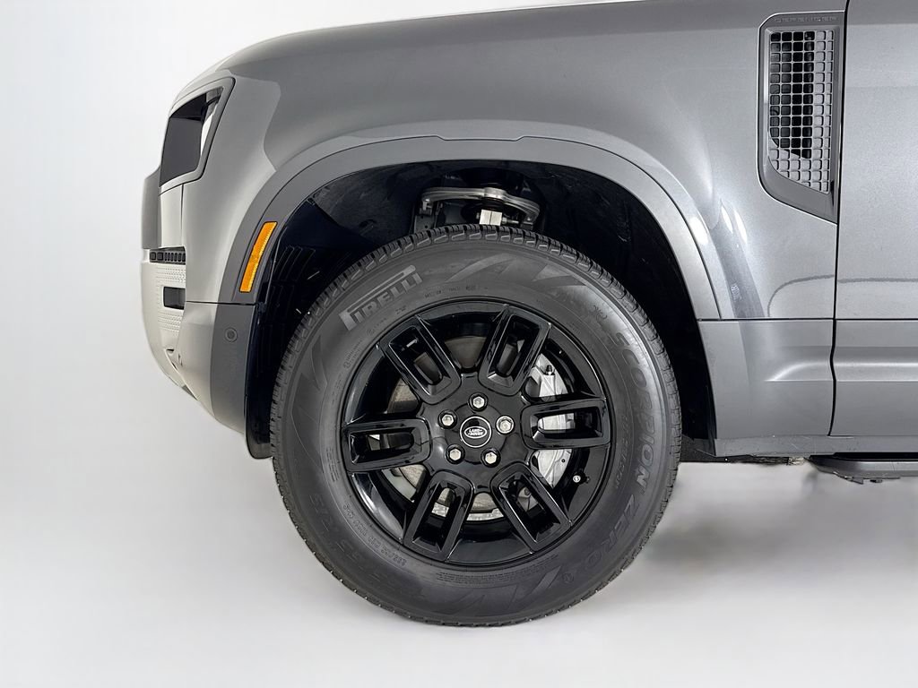 Used 2025 Land Rover Defender 110 S image 27
