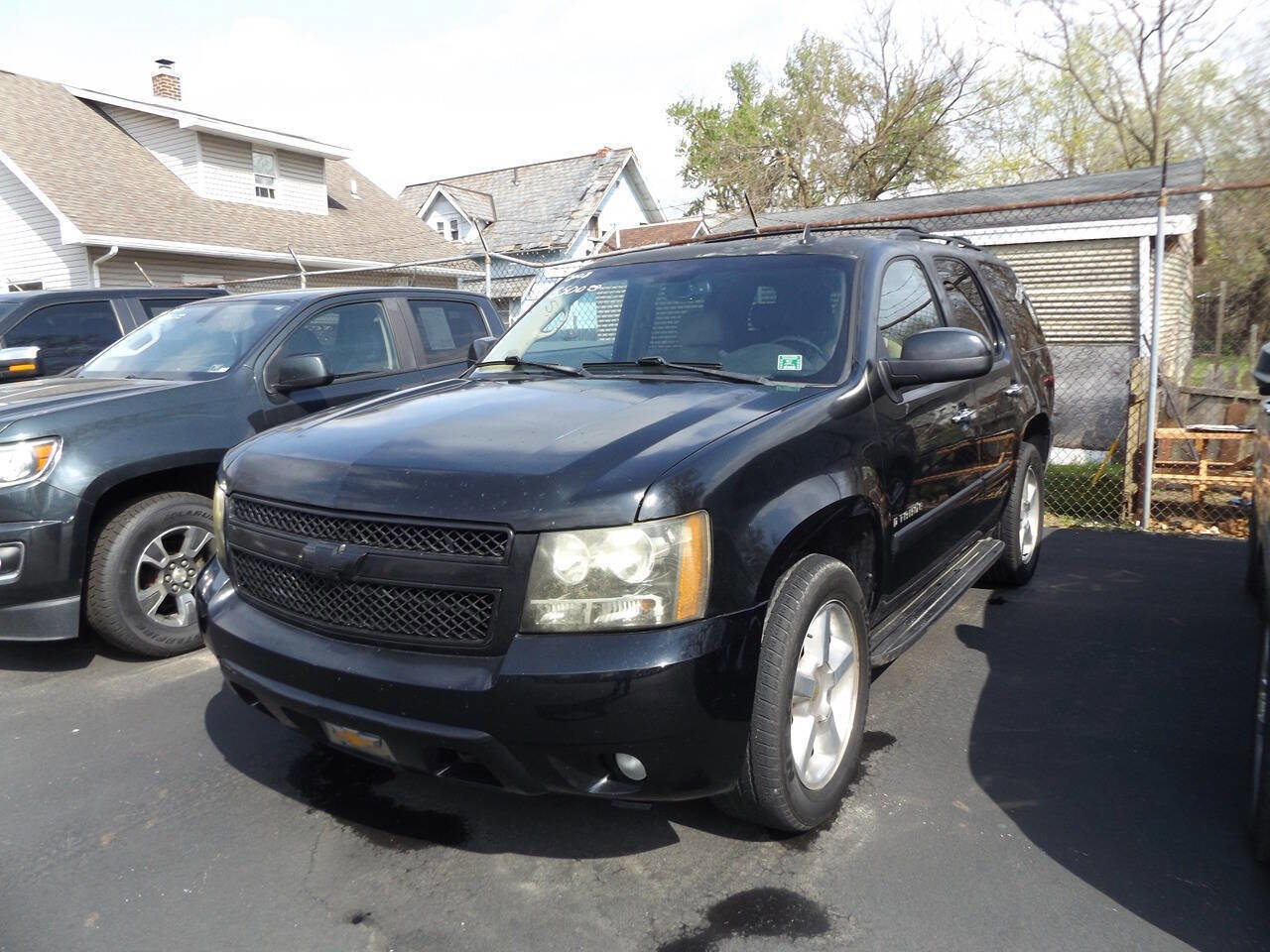 Used 2008 Chevrolet Tahoe LTZ w/ LTZ Preferred Equipment Group image 1