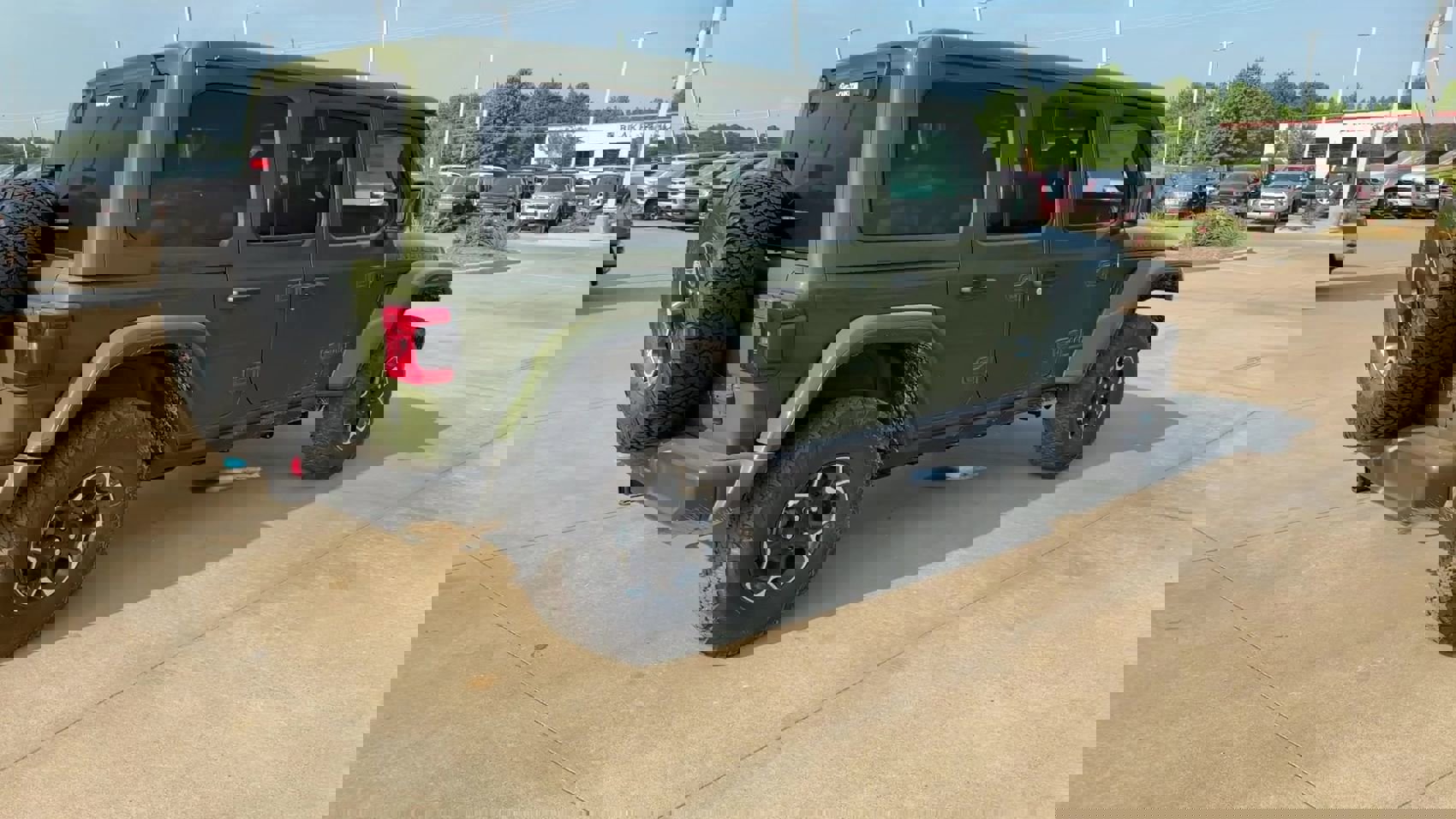 New 2023 Jeep Wrangler Unlimited Rubicon 4xe w/ Cold Weather Group image 8