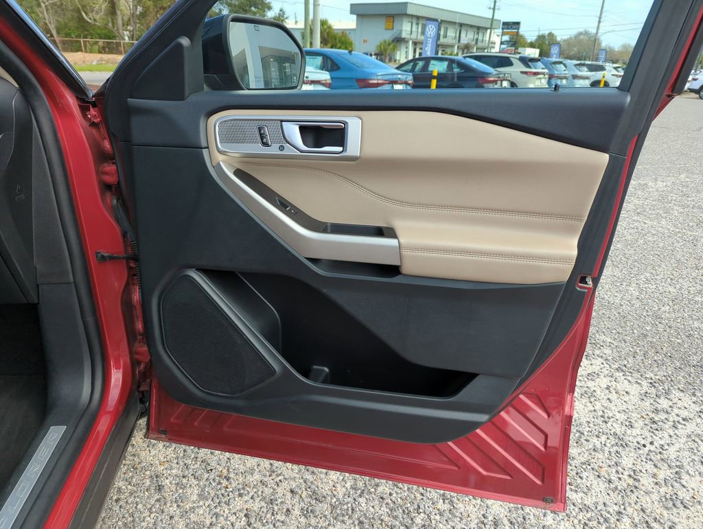Used 2023 Ford Explorer Limited image 35
