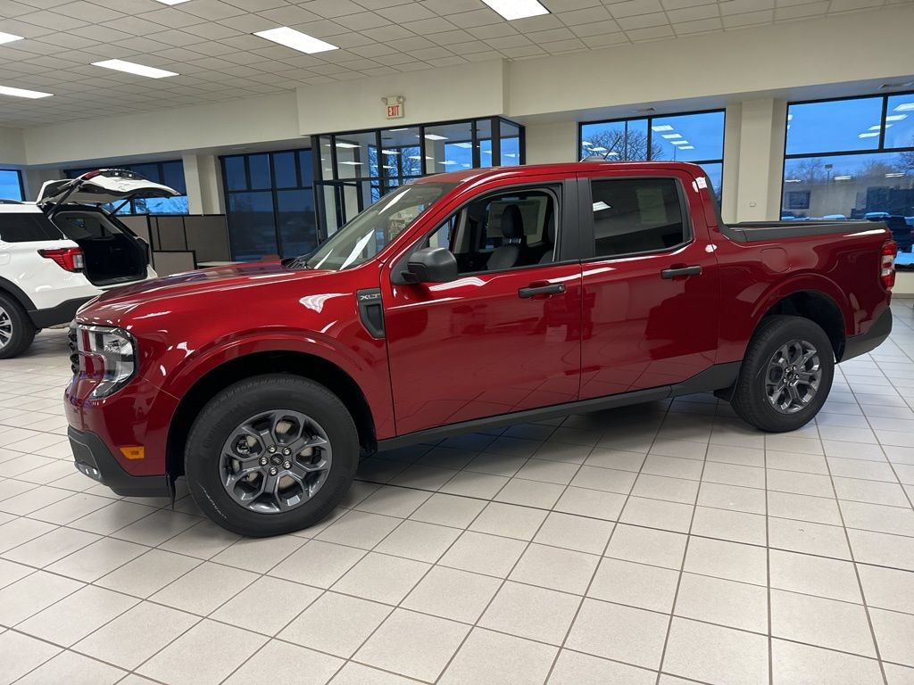 New 2025 Ford Maverick XLT w/ Equipment Group 302A AWD/4WD image 14