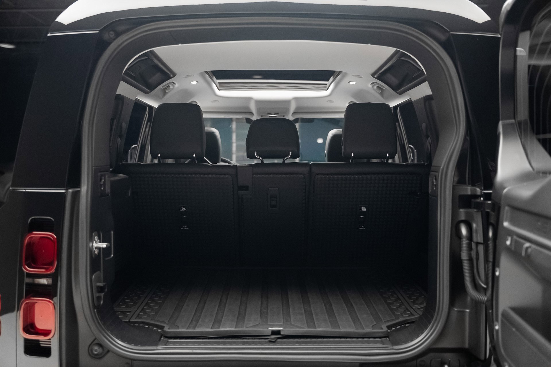 Used 2022 Land Rover Defender 110 SE image 71