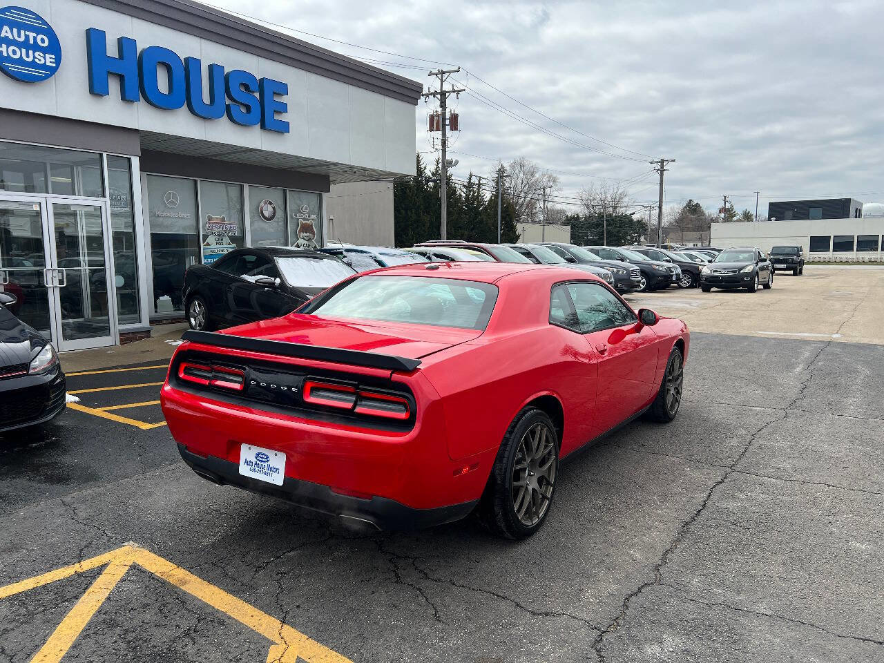 Used 2015 Dodge Challenger SXT image 10