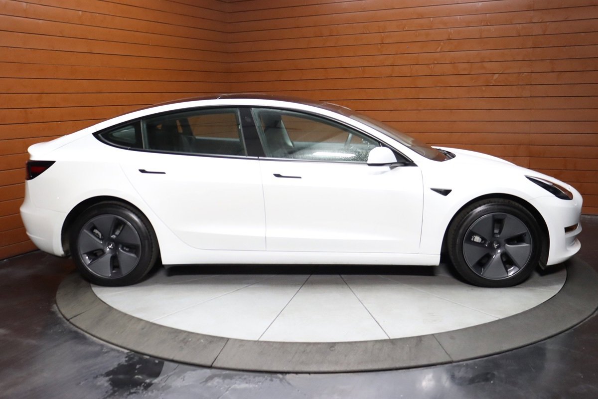 Used 2023 Tesla Model 3 Standard Range RWD image 17