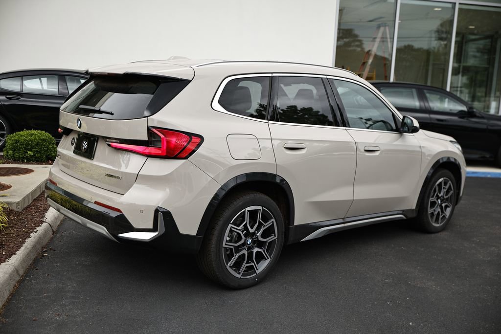 New 2026 BMW X1 xDrive28i AWD/4WD image 7