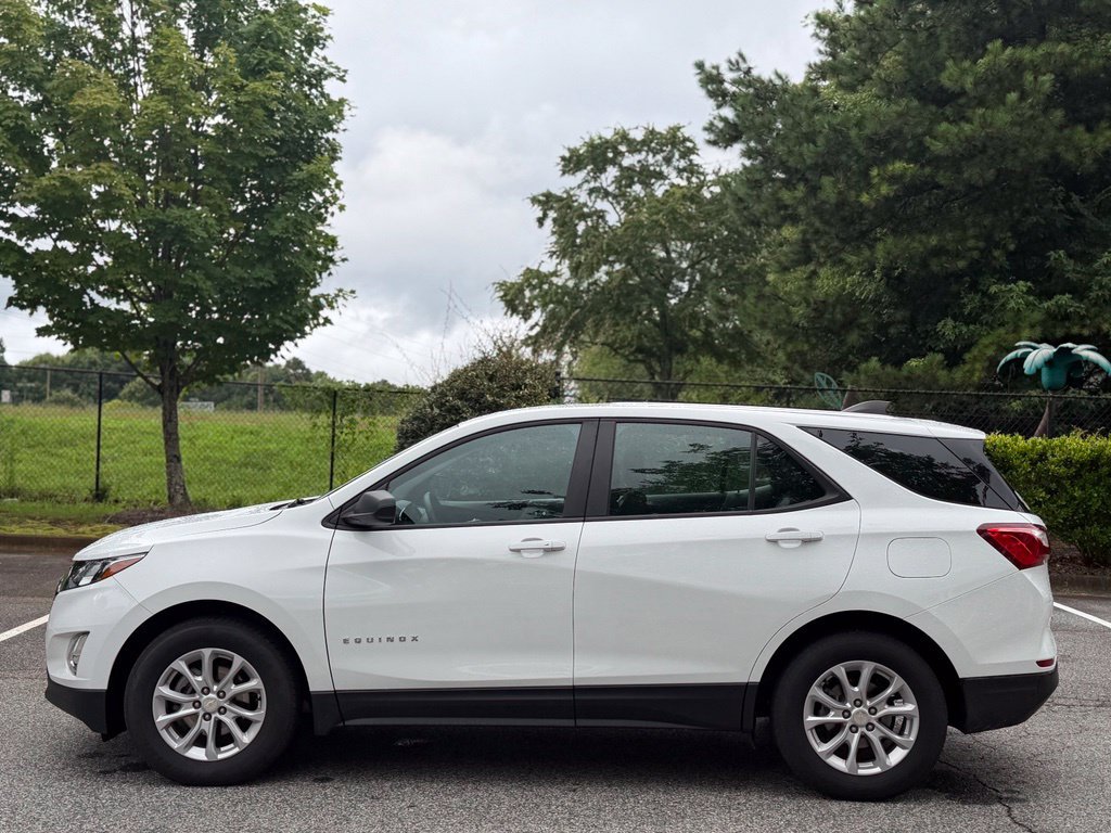 Used 2020 Chevrolet Equinox LS FWD image 2