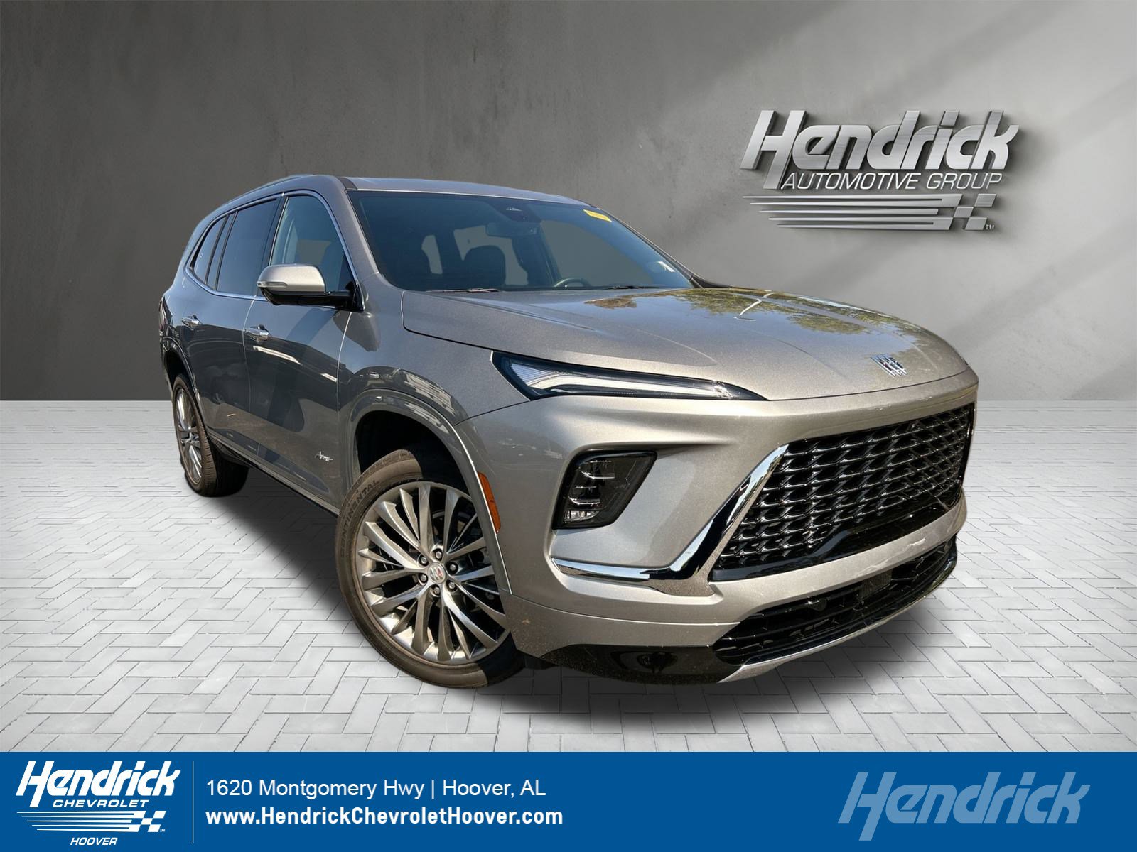 Used 2025 Buick Enclave Avenir image 1