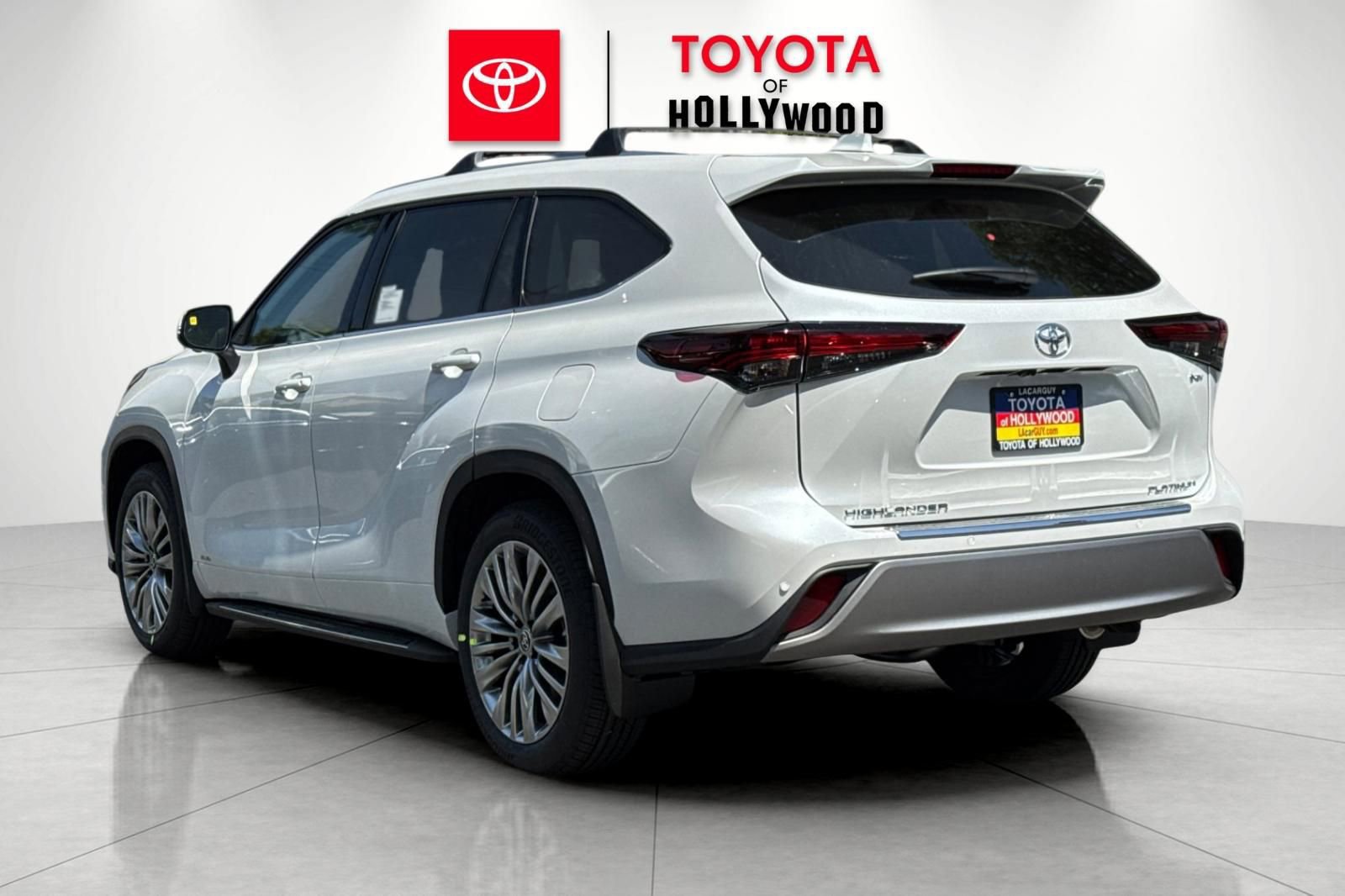 New 2026 Toyota Highlander Platinum AWD/4WD image 6