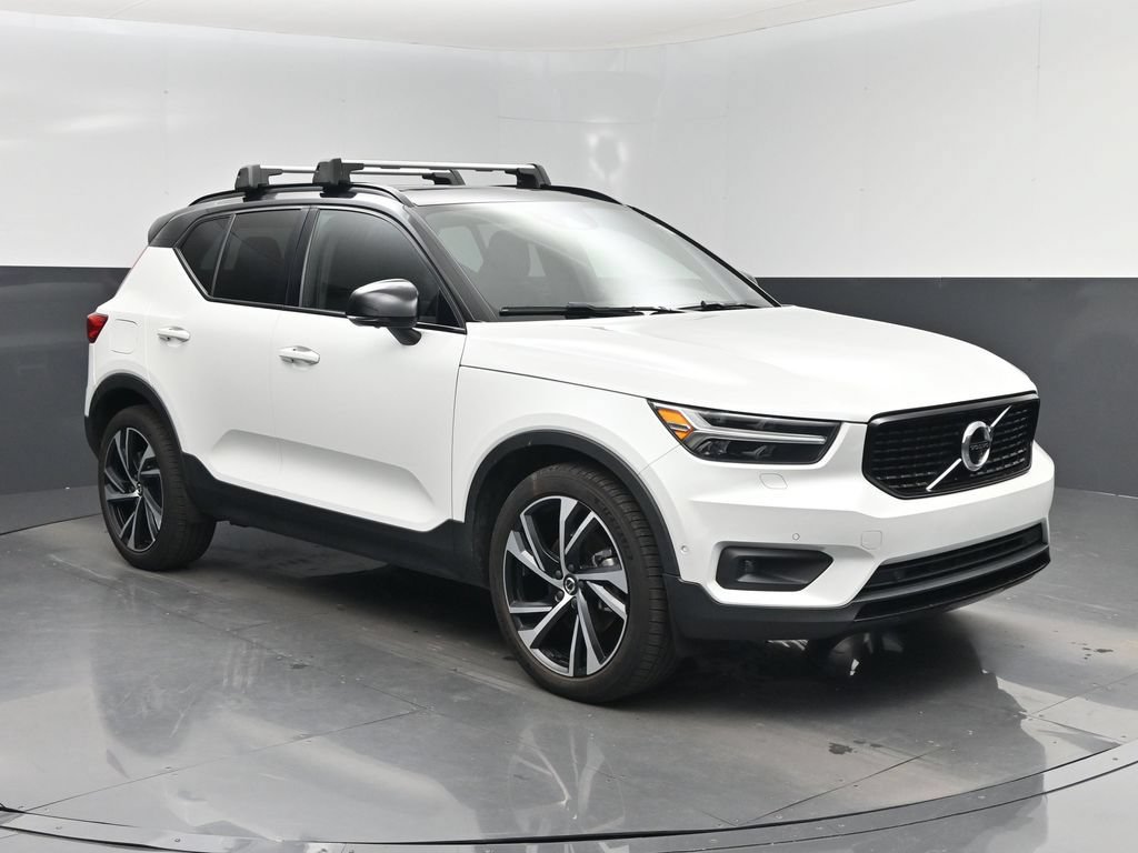 Used 2022 Volvo XC40 T5 R-Design
