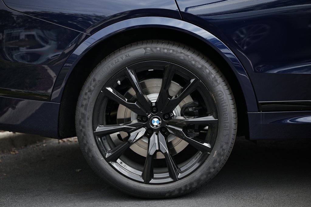 New 2026 BMW X7 M60i w/ M Sport Professional Package image 6