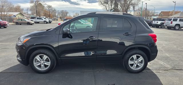 Used 2022 Chevrolet Trax LT w/ LT Convenience Package image 4