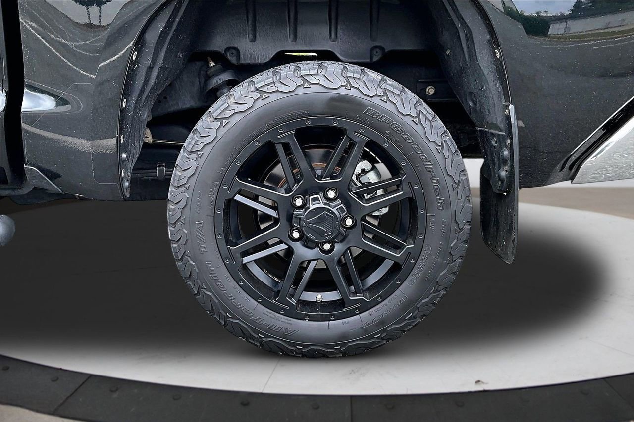 Used 2018 Toyota Tundra SR5 w/ SR5 Upgrade Package AWD/4WD image 32