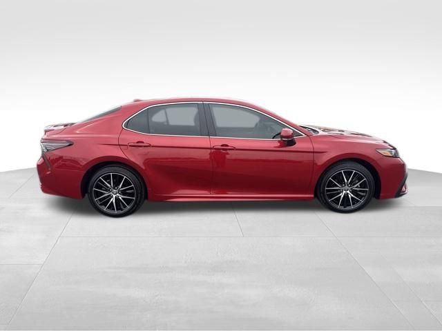 Used 2024 Toyota Camry SE w/ Convenience Package FWD image 6