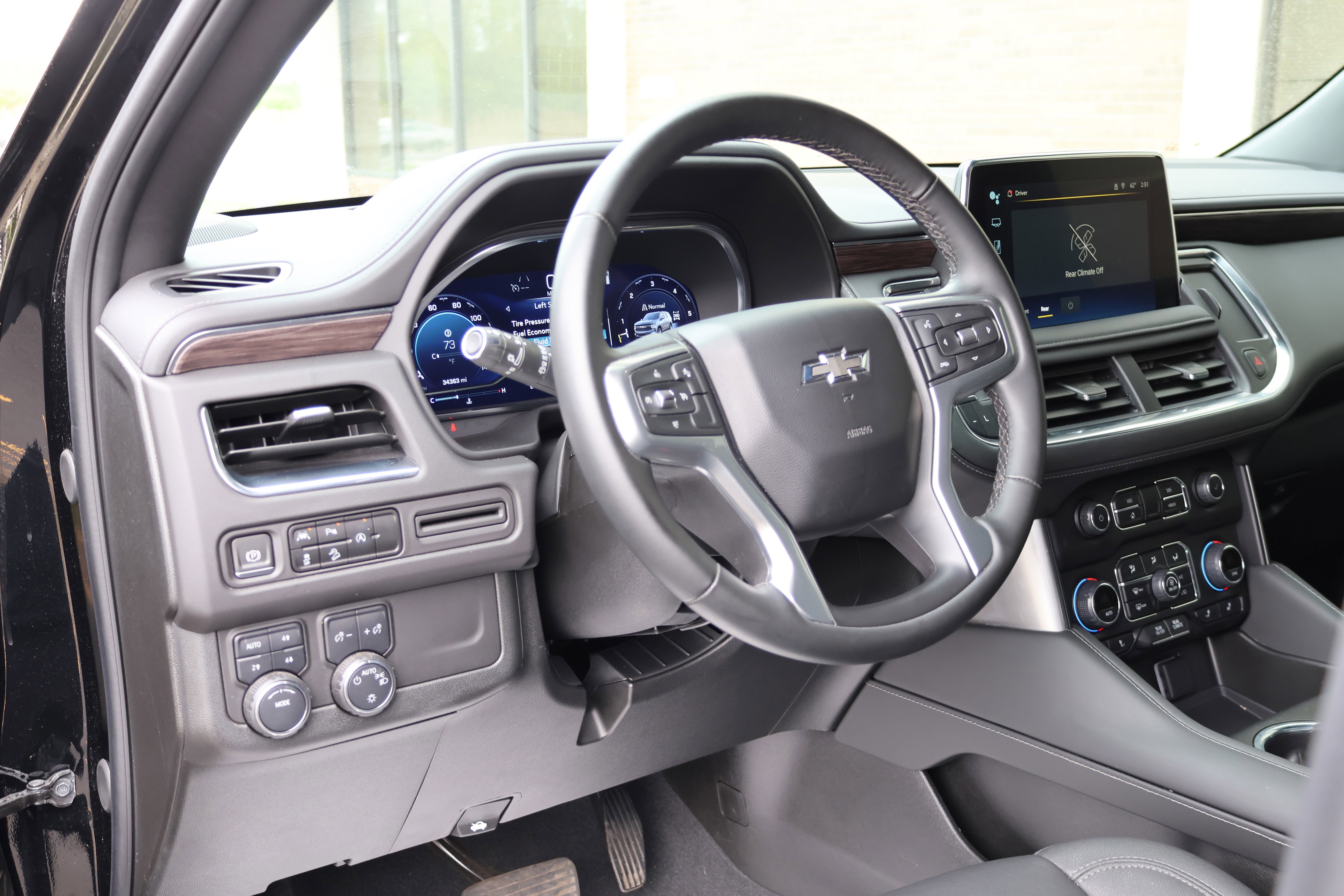 Used 2023 Chevrolet Tahoe Z71 AWD/4WD image 17