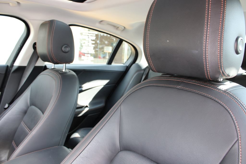 Used 2017 Jaguar XE Prestige AWD/4WD image 7