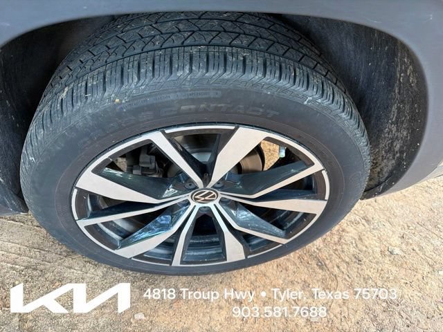 Used 2025 Volkswagen Atlas Cross Sport SEL Premium R-Line AWD/4WD image 8