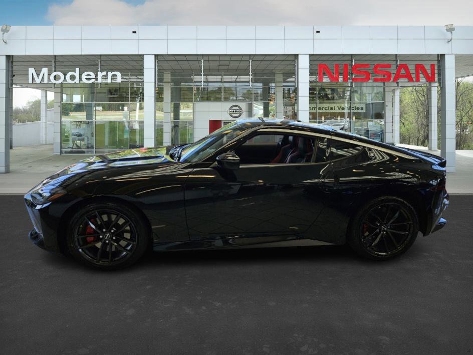 Certified 2025 Nissan Z Performance w/ Floor Mat Package image 3