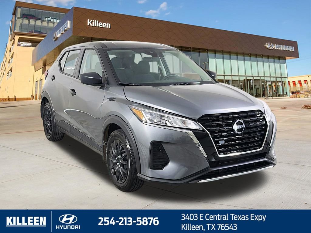 Used 2025 Nissan Kicks Play S FWD image 1