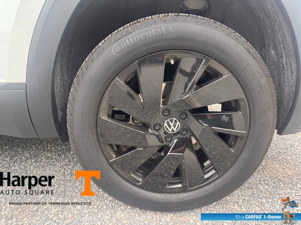 Used 2025 Volkswagen Atlas Cross Sport SE w/ Panoramic Sunroof Package AWD/4WD image 20