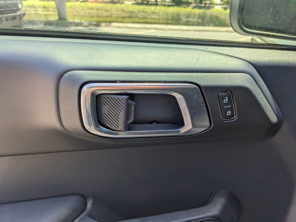 New 2025 Ford Bronco Outer Banks w/ Sasquatch Package AWD/4WD image 17