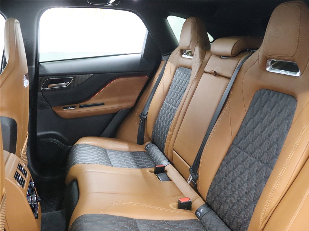 Used 2020 Jaguar F-PACE SVR image 13