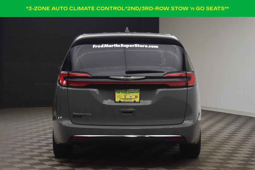Used 2023 Chrysler Pacifica Touring-L FWD image 9
