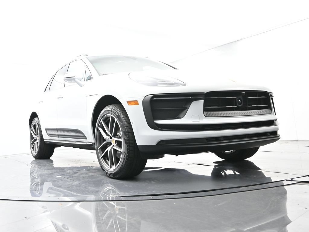 Certified 2025 Porsche Macan Turbo AWD/4WD image 57
