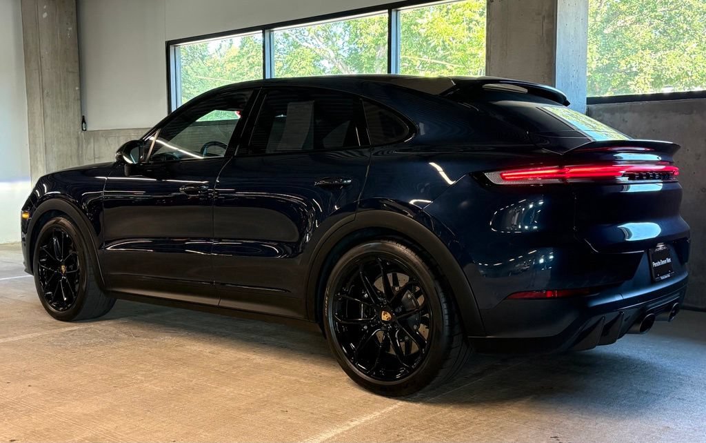 Used 2024 Porsche Cayenne Turbo GT AWD/4WD image 3