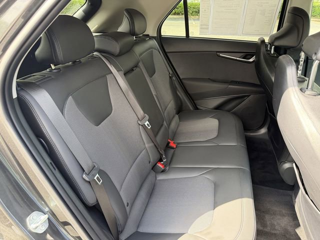 Used 2025 Kia Niro EX FWD image 28