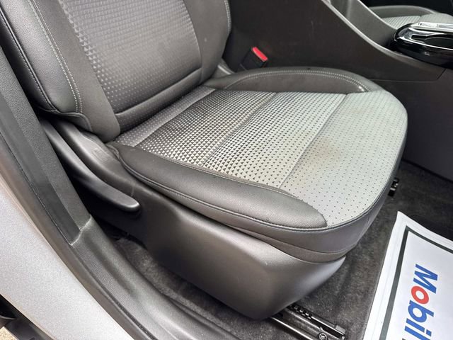Used 2025 Chevrolet Trax LT w/ LT Convenience Package FWD image 15
