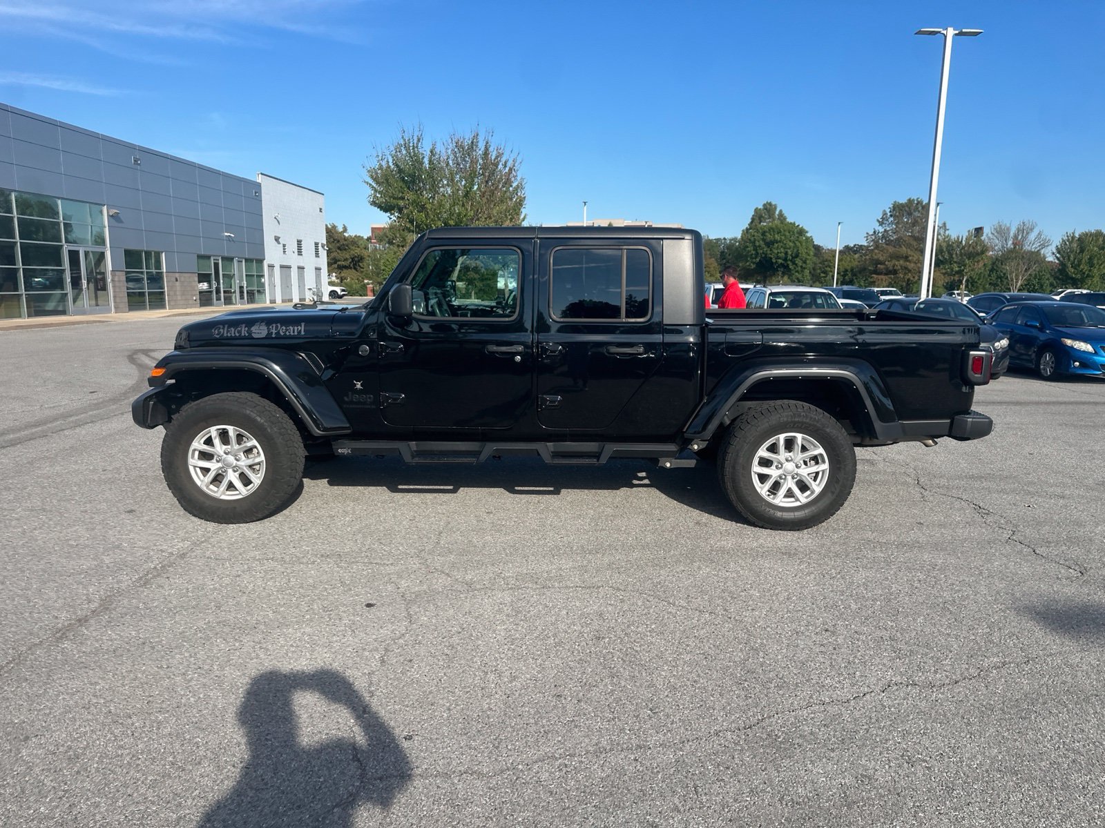Used 2023 Jeep Gladiator Sport AWD/4WD image 8