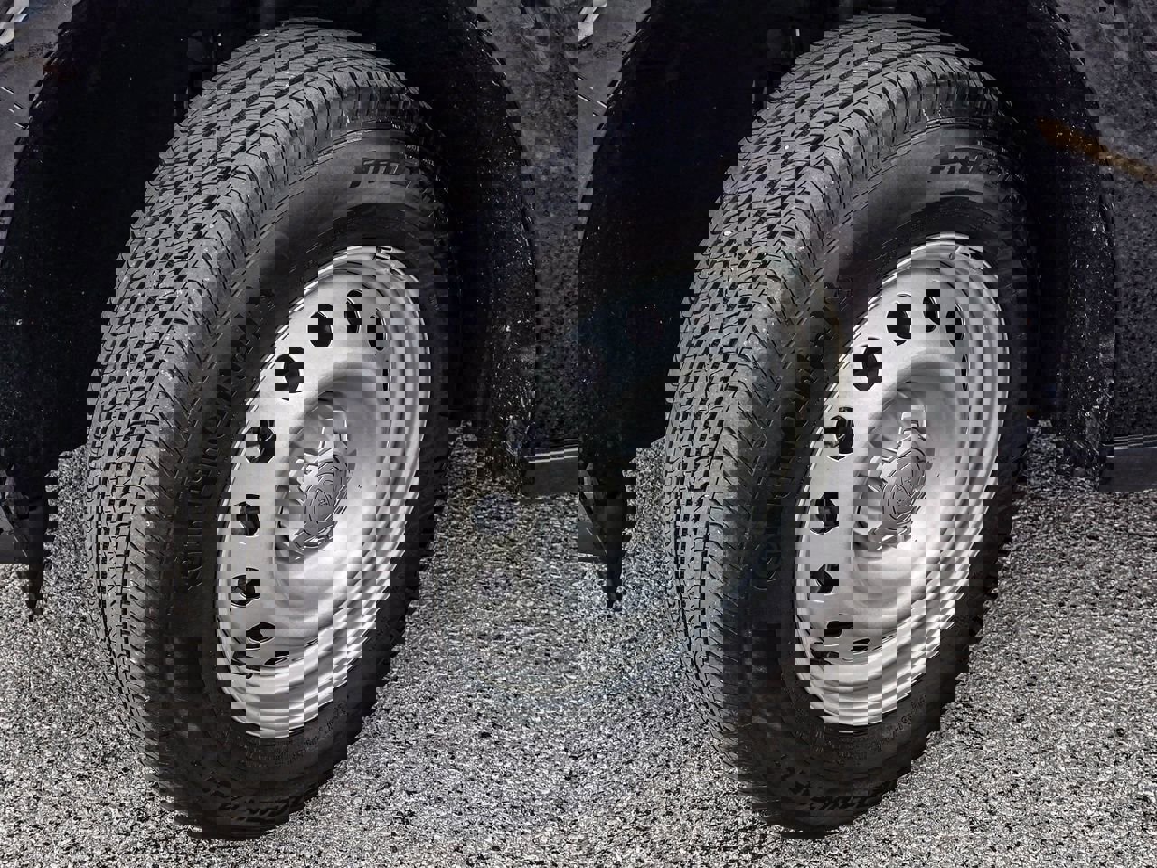 Used 2024 Ford Maverick XL image 11