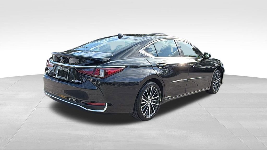 Used 2022 Lexus ES 300h w/ Premium Package image 7