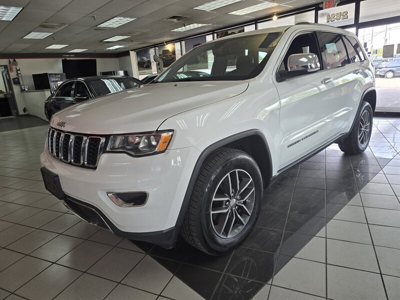 Used 2018 Jeep Grand Cherokee Limited AWD/4WD image 1