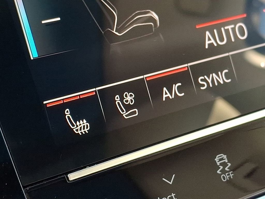 Used 2024 Audi Q8 e-tron Premium Plus image 25