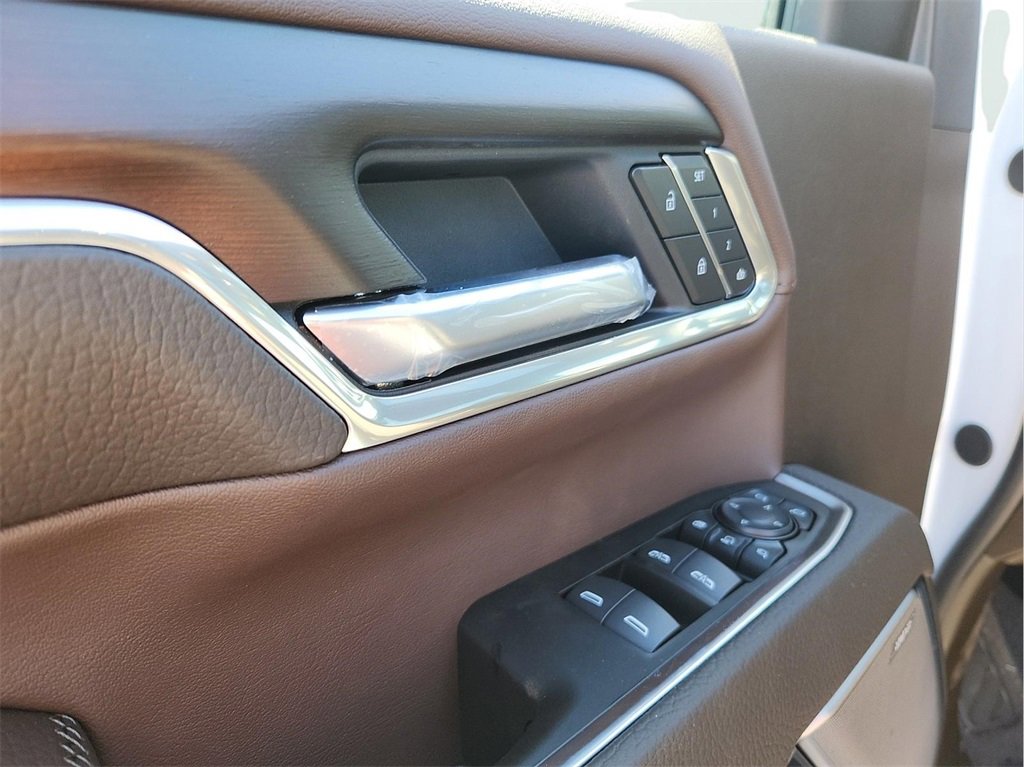 New 2026 GMC Sierra 2500 Denali w/ Denali Reserve Package image 15