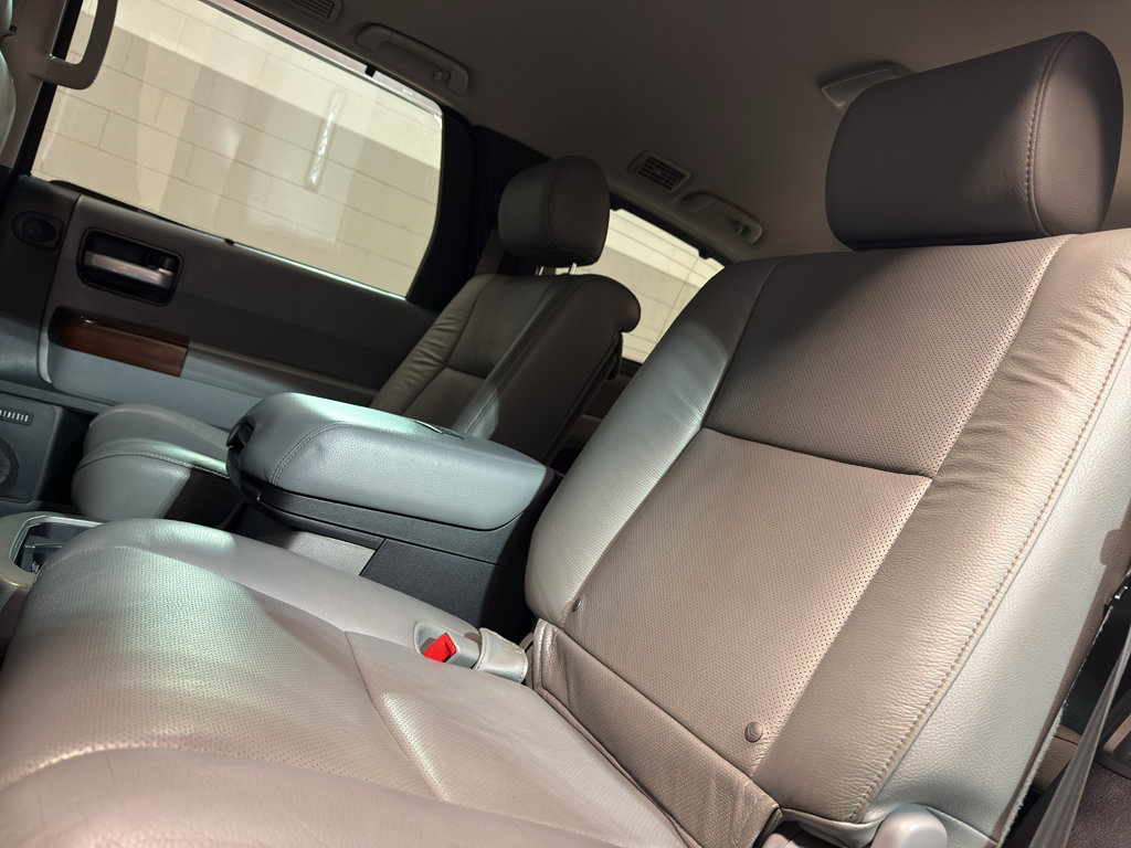 Used 2015 Toyota Sequoia Platinum AWD/4WD image 33