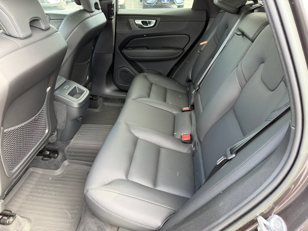 Certified 2023 Volvo XC60 B5 Plus w/ Climate Package AWD/4WD image 21