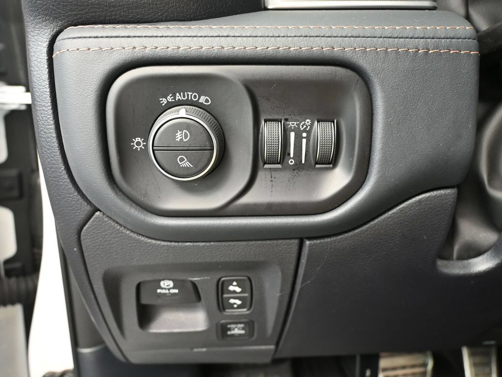 Used 2025 RAM 1500 Tungsten w/ Trailer Tow Group AWD/4WD image 35