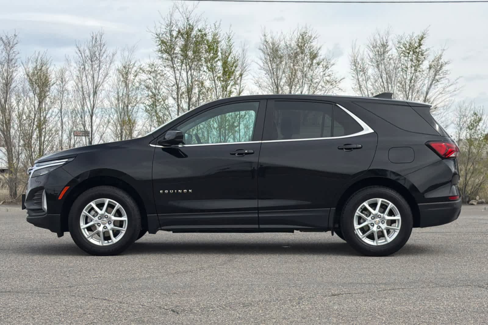 Used 2024 Chevrolet Equinox LT AWD/4WD image 5